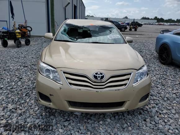 2011 Toyota Camry LE z VIN 4T1BF3EK4BU719780, wystawiony jako Copart lot #66143165 z przebiegiem 102 886 mil mil oraz Nie do naprawy • Non repairable. Historia ofert i sprzedaży dostępna na DreamBid. Obrazek 5.