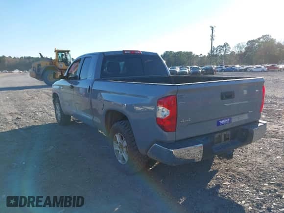 2018 Toyota Tundra SR с VIN 5TFUW5F16JX756387, выставлен на аукционе IAAI как лот 41304190 с пробегом 221 970 миль миль и . История ставок и продаж доступна на DreamBid. Изображение 3.