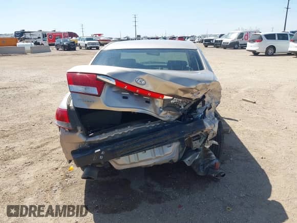2006 Hyundai Azera SE с VIN KMHFC46F86A079419, выставлен на аукционе IAAI как лот 42531221 с пробегом Не указан миль и . История ставок и продаж доступна на DreamBid. Изображение 15.