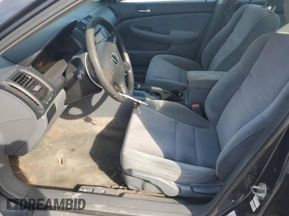 2003 Honda Accord LX с VIN 3HGCM56333G710320, выставлен на аукционе Copart как лот 85539235 с пробегом 198 899 миль миль и Списание • Salvage title. История ставок и продаж доступна на DreamBid. Изображение 7.