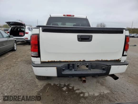 2010 GMC Sierra 1500 Denali z VIN 3GTRKXE20AG265339, wystawiony jako Copart lot #79364264 z przebiegiem 328 942 mil mil oraz Szkoda całkowita • Salvage title. Historia ofert i sprzedaży dostępna na DreamBid. Obrazek 6.