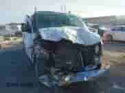 2018 Chevrolet Express Passenger LT z VIN 1GAZGPFG6J1269222, wystawiony jako IAAI lot #41433114 z przebiegiem 99 985 mil mil oraz . Historia ofert i sprzedaży dostępna na DreamBid. Obrazek 6.