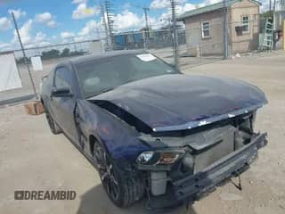 2012 Ford Mustang V6 с VIN 1ZVBP8AM2C5264393, выставлен на аукционе IAAI как лот 43271078 с пробегом 133 917 миль миль и . История ставок и продаж доступна на DreamBid. Изображение 1.