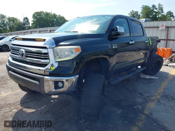 2017 Toyota Tundra Platinum with VIN 5TFAW5F1XHX673395, listed as a IAAI auction lot 43042202 with 246,608 mi miles and . Bid and sale history available at DreamBid. Image 17.