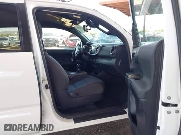 2019 Toyota Tacoma SR5 с VIN 3TMDZ5BN5KM059168, выставлен на аукционе IAAI как лот 43165812 с пробегом 56 416 миль миль и . История ставок и продаж доступна на DreamBid. Изображение 5.