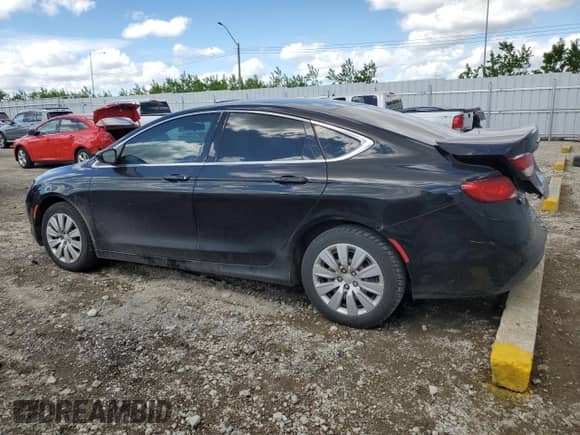 2015 Chrysler 200 LX z VIN 1C3CCCFB0FN549857, wystawiony jako Copart lot #56420584 z przebiegiem 157 100 mil mil oraz Szkoda całkowita • Salvage title. Historia ofert i sprzedaży dostępna na DreamBid. Obrazek 2.
