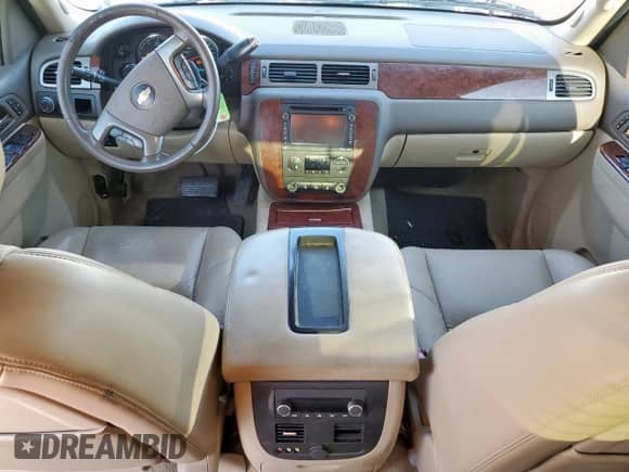 2013 Chevrolet Avalanche LTZ z VIN 3GNMCGE05DG336438, wystawiony jako Copart lot #67603635 z przebiegiem 166 913 mil mil oraz Szkoda całkowita • Salvage title. Historia ofert i sprzedaży dostępna na DreamBid. Obrazek 8.