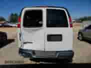 2018 Chevrolet Express Passenger LT z VIN 1GAZGPFG1J1320173, wystawiony jako Copart lot #45585895 z przebiegiem 202 040 mil mil oraz Szkoda całkowita • Salvage title. Historia ofert i sprzedaży dostępna na DreamBid. Obrazek 6.
