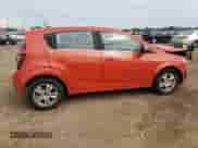 2013 Chevrolet Sonic LT с VIN 1G1JC6SB3D4114403, выставлен на аукционе Copart как лот 81618585 с пробегом 121 466 миль миль и Списание • Salvage title. История ставок и продаж доступна на DreamBid. Изображение 3.