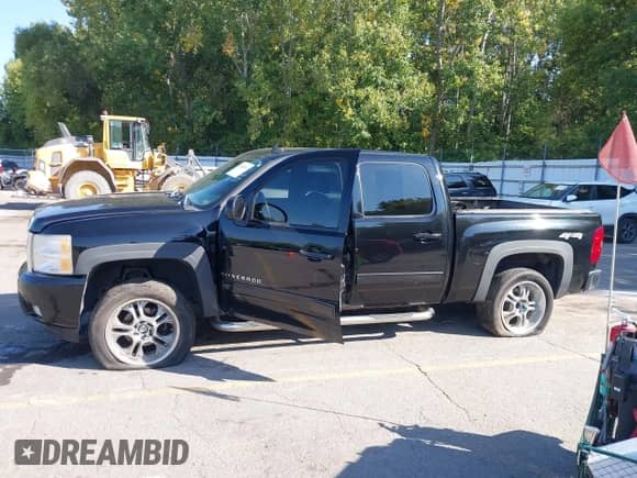 2011 Chevrolet Silverado 1500 LTZ with VIN 3GCUKTE2XBG259942, listed as a IAAI auction lot 43181017 with 219,497 mi miles and . Bid and sale history available at DreamBid. Image 14.