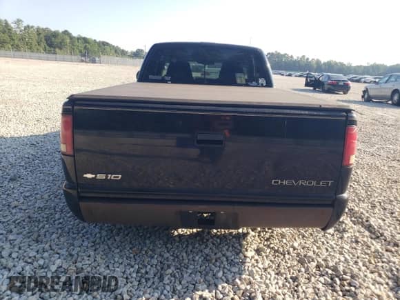 2001 Chevrolet S-10 LS с VIN 1GCCS19W618202672, выставлен на аукционе Copart как лот 63755365 с пробегом 109 636 миль миль и Списание • Salvage title. История ставок и продаж доступна на DreamBid. Изображение 6.