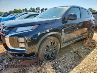 2022 Mitsubishi Outlander ES z VIN JA4APUAU7NU013105, wystawiony jako Copart lot #80303205 z przebiegiem 69 621 mil mil oraz Szkoda całkowita • Salvage title. Historia ofert i sprzedaży dostępna na DreamBid. Obrazek 1.