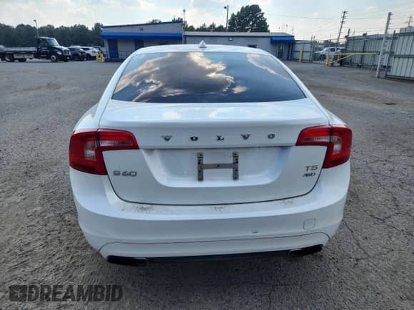 2015 Volvo S60 T5 Premier с VIN YV1612TB5F2317117, выставлен на аукционе Copart как лот 80667715 с пробегом 180 649 миль миль и Списание • Salvage title. История ставок и продаж доступна на DreamBid. Изображение 6.