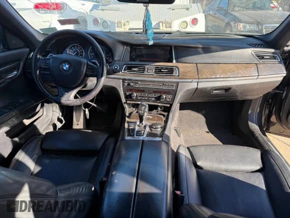 2013 BMW 7 Series 750i with VIN WBAYA8C5XDC996785, listed as a Copart auction lot 47482495 with 134,353 mi miles and Clean title. Bid and sale history available at DreamBid. Image 9.