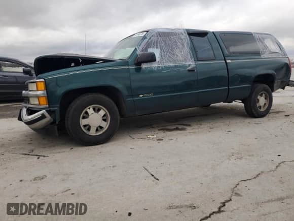 1997 Chevrolet Silverado 1500 with VIN 1GCEC19W1VE157394, listed as a Copart auction lot 44196375 with 232,327 mi miles and Salvage title. Bid and sale history available at DreamBid. Image 1.