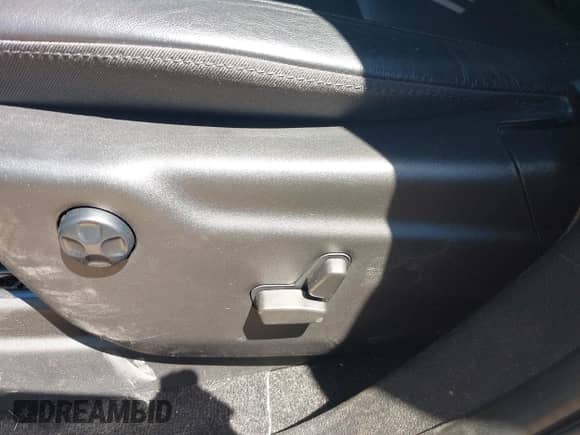 2021 Jeep Grand Cherokee Limited X with VIN 1C4RJEBG8MC874113, listed as a IAAI auction lot 42336469 with 28,643 mi miles and . Bid and sale history available at DreamBid. Image 9.