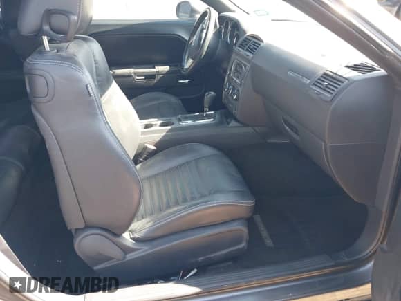 2013 Dodge Challenger R/T с VIN 2C3CDYBT4DH560133, выставлен на аукционе IAAI как лот 41660134 с пробегом 221 827 миль миль и . История ставок и продаж доступна на DreamBid. Изображение 5.