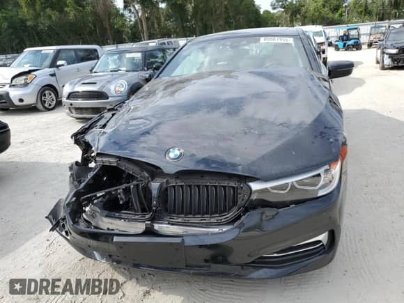 2019 BMW 5 Series 540i xDrive z VIN WBAJE7C53KWW29142, wystawiony jako Copart lot #80081955 z przebiegiem Nie podano mil oraz Szkoda całkowita • Salvage title. Historia ofert i sprzedaży dostępna na DreamBid. Obrazek 5.