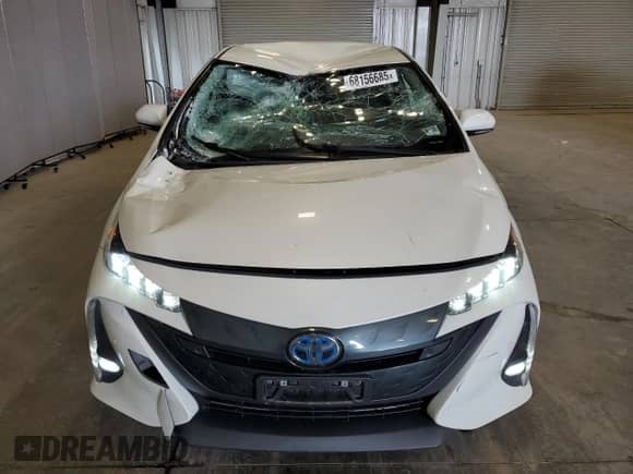 2020 Toyota Prius LE with VIN JTDKARFP2L3159619, listed as a Copart auction lot 68156685 with 107,295 mi miles and Salvage title. Bid and sale history available at DreamBid. Image 5.