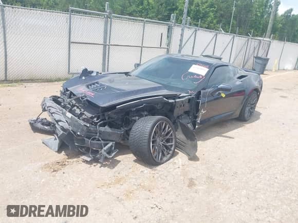 2015 Chevrolet Corvette Z06 3LZ with VIN 1G1YT2D6XF5601845, listed as a IAAI auction lot 42564055 with 99,989 mi miles and . Bid and sale history available at DreamBid. Image 2.