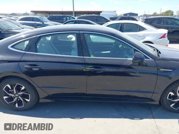 2025 Hyundai Sonata SEL with VIN KMHL64JAXSA439998, listed as a IAAI auction lot 43432349 with 22,906 mi miles and . Bid and sale history available at DreamBid. Image 13.