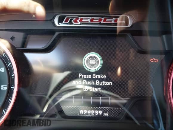 2022 Ram 1500 Rebel z VIN 1C6SRFLT4NN177112, wystawiony jako IAAI lot #42402050 z przebiegiem 26 239 mil mil oraz . Historia ofert i sprzedaży dostępna na DreamBid. Obrazek 7.