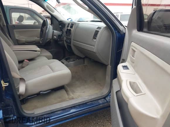 2007 Dodge Dakota SLT с VIN 1D7HE48K07S137252, выставлен на аукционе IAAI как лот 41385640 с пробегом 223 920 миль миль и . История ставок и продаж доступна на DreamBid. Изображение 5.