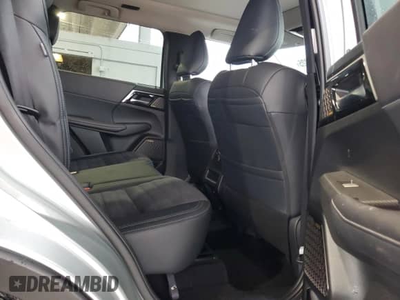 2025 Mitsubishi Outlander SE с VIN JA4J3VA82SZ011362, выставлен на аукционе Copart как лот 81945925 с пробегом 4 030 миль миль и Списание • Salvage title. История ставок и продаж доступна на DreamBid. Изображение 11.