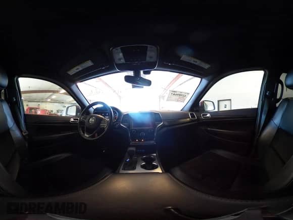 2018 Jeep Grand Cherokee Laredo с VIN 1C4RJFAG1JC152968, выставлен на аукционе IAAI как лот 42509667 с пробегом 108 319 миль миль и . История ставок и продаж доступна на DreamBid. Изображение 18.