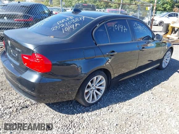 2011 BMW 3 Series 328i xDrive with VIN WBAPK5C51BA658093, listed as a IAAI auction lot 43474207 with Not provided miles and . Bid and sale history available at DreamBid. Image 4.
