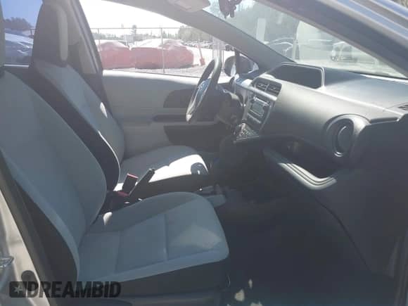 2013 Toyota Prius Three z VIN JTDKDTB33D1042720, wystawiony jako IAAI lot #43481588 z przebiegiem 125 714 mil mil oraz . Historia ofert i sprzedaży dostępna na DreamBid. Obrazek 5.