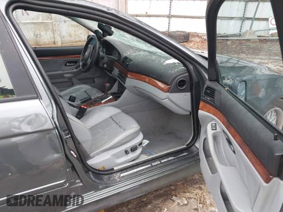 2002 BMW 5 Series 530i с VIN WBADT63462CK27766, выставлен на аукционе IAAI как лот 43300242 с пробегом Не указан миль и . История ставок и продаж доступна на DreamBid. Изображение 5.