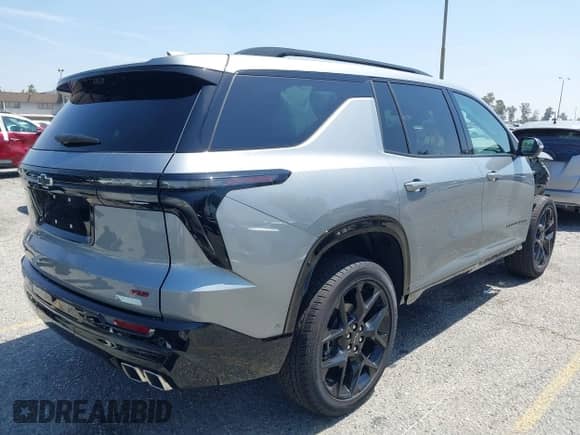 2024 Chevrolet Traverse FWD RS with VIN 1GNERLKS8RJ241492, listed as a IAAI auction lot 42288381 with 1,800 mi miles and . Bid and sale history available at DreamBid. Image 4.