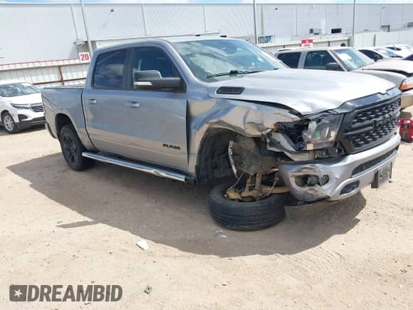 2022 Ram 1500 Big Horn z VIN 1C6RREFT2NN253608, wystawiony jako IAAI lot #42020587 z przebiegiem 44 509 mil mil oraz . Historia ofert i sprzedaży dostępna na DreamBid. Obrazek 1.