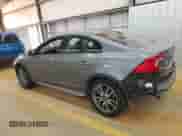 2016 Volvo S60 T5 Platinum с VIN YV4612UM5G2001026, выставлен на аукционе Copart как лот 60648825 с пробегом 93 434 миль миль и Списание • Salvage title. История ставок и продаж доступна на DreamBid. Изображение 2.