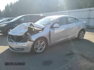 2015 Volvo S60 T5 Drive-E Platinum с VIN YV126MFM5F1335339, выставлен на аукционе Copart как лот 82262385 с пробегом 135 729 миль миль и Списание • Salvage title. История ставок и продаж доступна на DreamBid. Изображение 1.