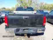 2009 GMC Sierra 1500 SLT z VIN 2GTEK390091103439, wystawiony jako IAAI lot #40533257 z przebiegiem 281 524 mil mil oraz . Historia ofert i sprzedaży dostępna na DreamBid. Obrazek 16.