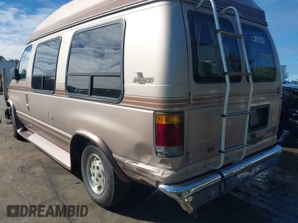 1993 Ford Econoline Cargo with VIN 1FDEE14H8PHA16631, listed as a IAAI auction lot 43430343 with 124,444 mi miles and . Bid and sale history available at DreamBid. Image 6.