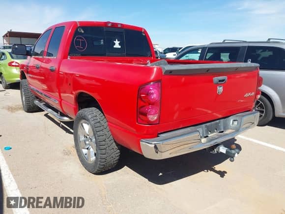 2007 Dodge 1500 SLT z VIN 1D7HU18257S252432, wystawiony jako IAAI lot #43320784 z przebiegiem 228 893 mil mil oraz . Historia ofert i sprzedaży dostępna na DreamBid. Obrazek 3.