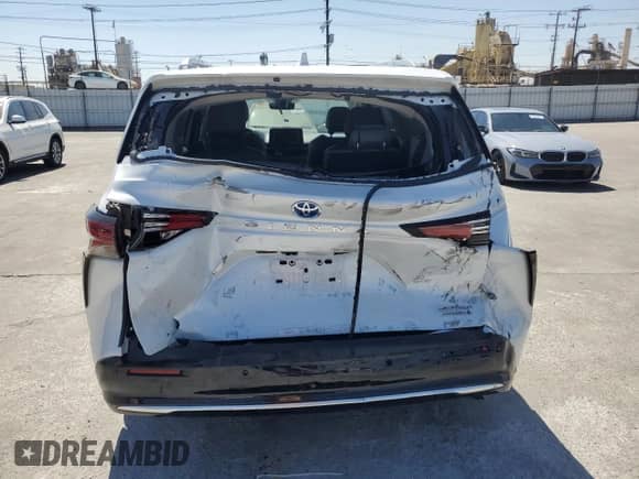 2024 Toyota Sienna Limited с VIN 5TDZRKEC1RS187559, выставлен на аукционе Copart как лот 67304034 с пробегом 17 947 миль миль и Списание • Salvage title. История ставок и продаж доступна на DreamBid. Изображение 6.