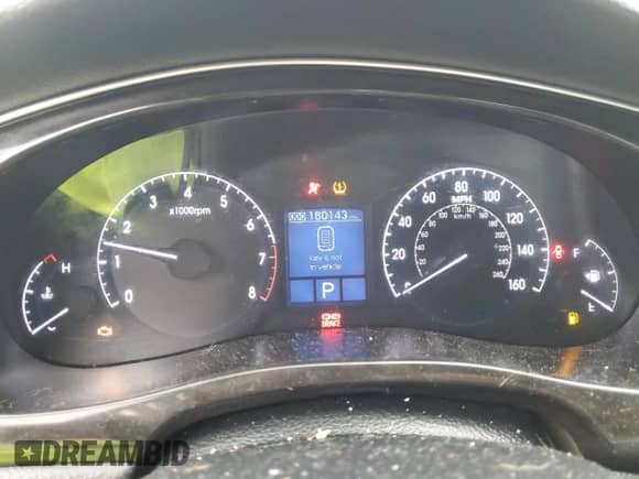 2013 Hyundai Genesis 3.8L with VIN KMHGC4DD1DU234149, listed as a Copart auction lot 85709225 with 180,143 mi miles and Clean title. Bid and sale history available at DreamBid. Image 9.