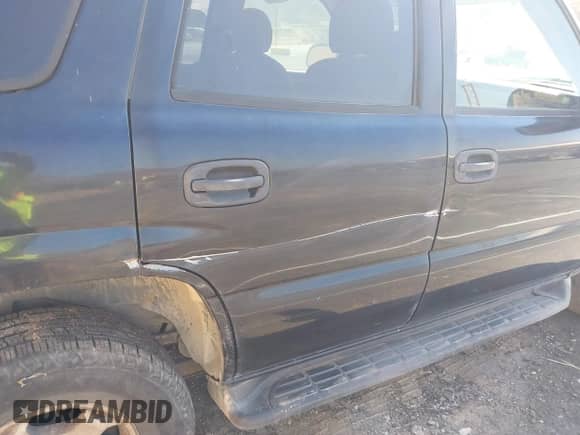 2006 Chevrolet Tahoe LS z VIN 1GNEC13V66R168568, wystawiony jako IAAI lot #43409697 z przebiegiem 222 398 mil mil oraz . Historia ofert i sprzedaży dostępna na DreamBid. Obrazek 6.