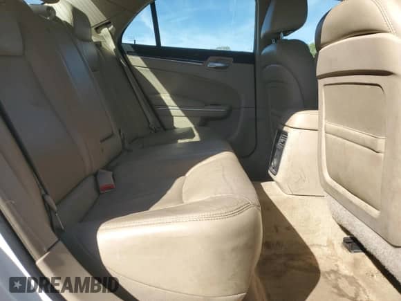 2013 Chrysler 300 с VIN 2C3CCAAG2DH612048, выставлен на аукционе Copart как лот 85120485 с пробегом 118 673 миль миль и Списание • Salvage title. История ставок и продаж доступна на DreamBid. Изображение 10.