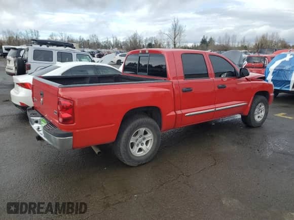 2005 Dodge Dakota Laramie z VIN 1D7HW58N65S227595, wystawiony jako Copart lot #45540055 z przebiegiem 155 717 mil mil oraz Szkoda całkowita • Salvage title. Historia ofert i sprzedaży dostępna na DreamBid. Obrazek 3.