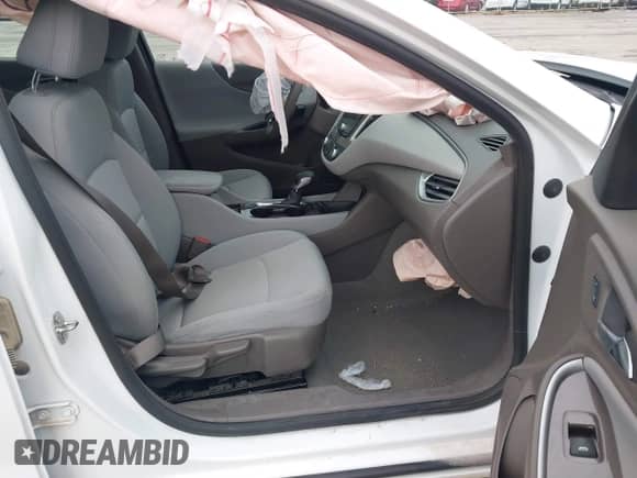 2022 Chevrolet Malibu LS z VIN 1G1ZC5ST3NF184916, wystawiony jako IAAI lot #40777168 z przebiegiem 43 038 mil mil oraz . Historia ofert i sprzedaży dostępna na DreamBid. Obrazek 5.