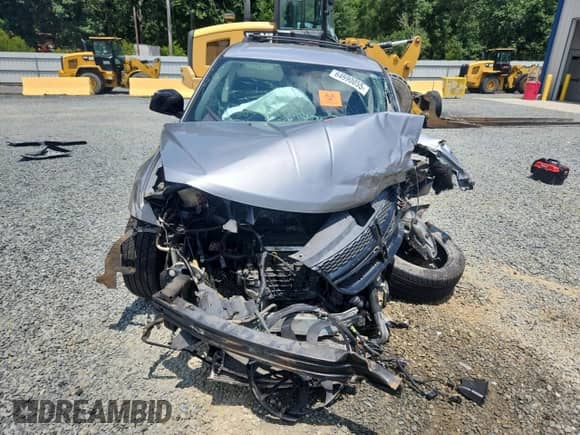 2017 Dodge Journey SXT with VIN 3C4PDCBB1HT558828, listed as a Copart auction lot 64690055 with Not provided miles and Salvage title. Bid and sale history available at DreamBid. Image 5.