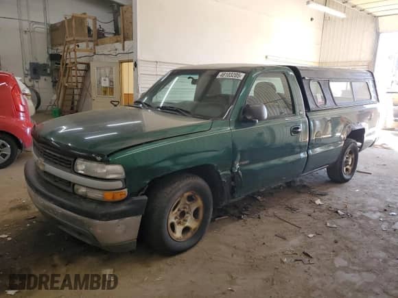 2000 Chevrolet Silverado 1500 with VIN 1GCEC14V9YE336558, listed as a Copart auction lot 48103205 with 265,858 mi miles and Clean title. Bid and sale history available at DreamBid. Image 1.