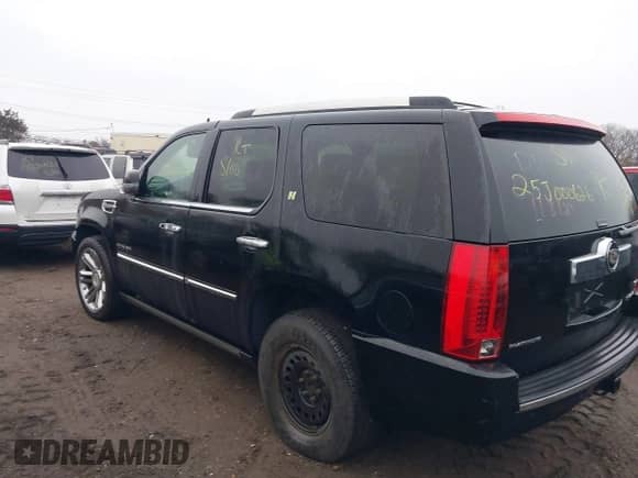 2012 Cadillac Escalade with VIN 1GYS4FEJ8CR179531, listed as a IAAI auction lot 41372511 with Not provided miles and . Bid and sale history available at DreamBid. Image 13.
