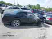 2015 Dodge Challenger SXT z VIN 2C3CDZAG0FH723745, wystawiony jako IAAI lot #39554771 z przebiegiem Nie podano mil oraz . Historia ofert i sprzedaży dostępna na DreamBid. Obrazek 12.