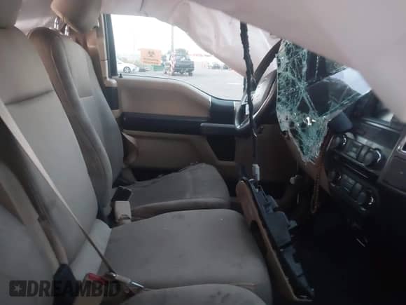 2015 Ford F-150 XLT with VIN 1FTFX1EG6FFB08131, listed as a IAAI auction lot 43210127 with 250,984 mi miles and . Bid and sale history available at DreamBid. Image 5.